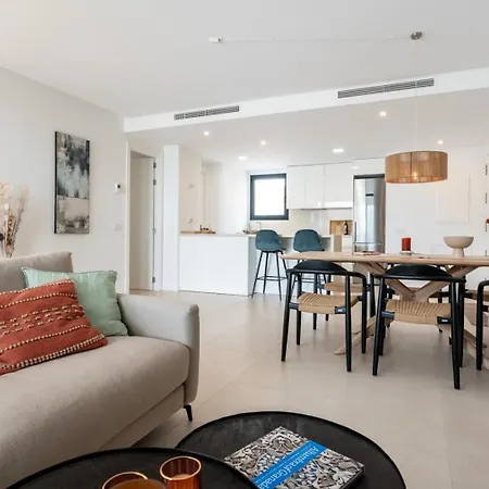 Middle Views Apartment *