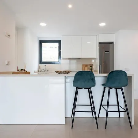 Middle Views Apartment *